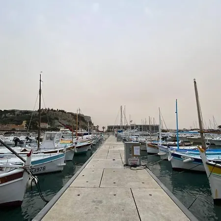 Apartment Au Coeur De Cassis
